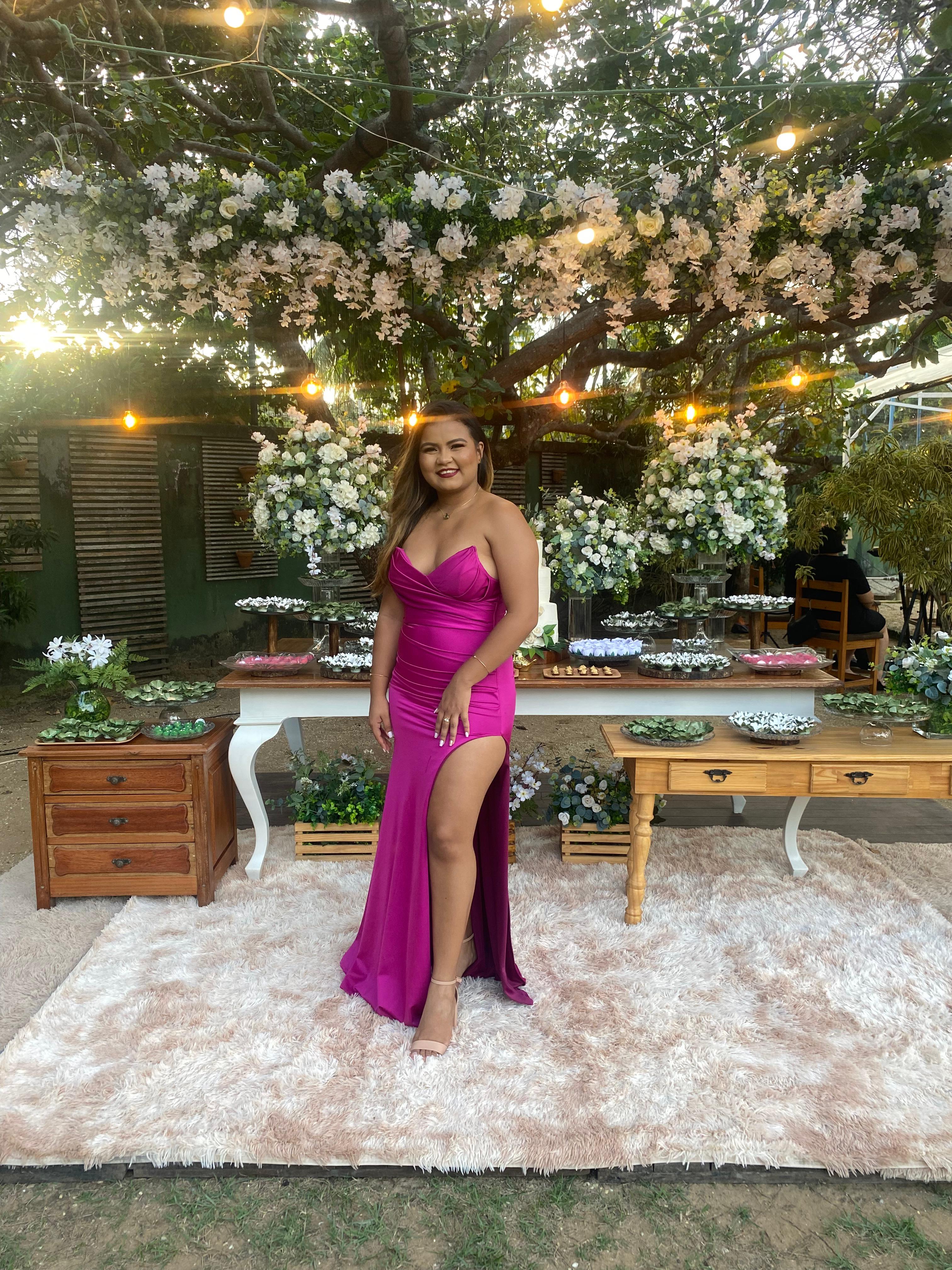 Campanha para maquiadora e loja de aluguel de vestido