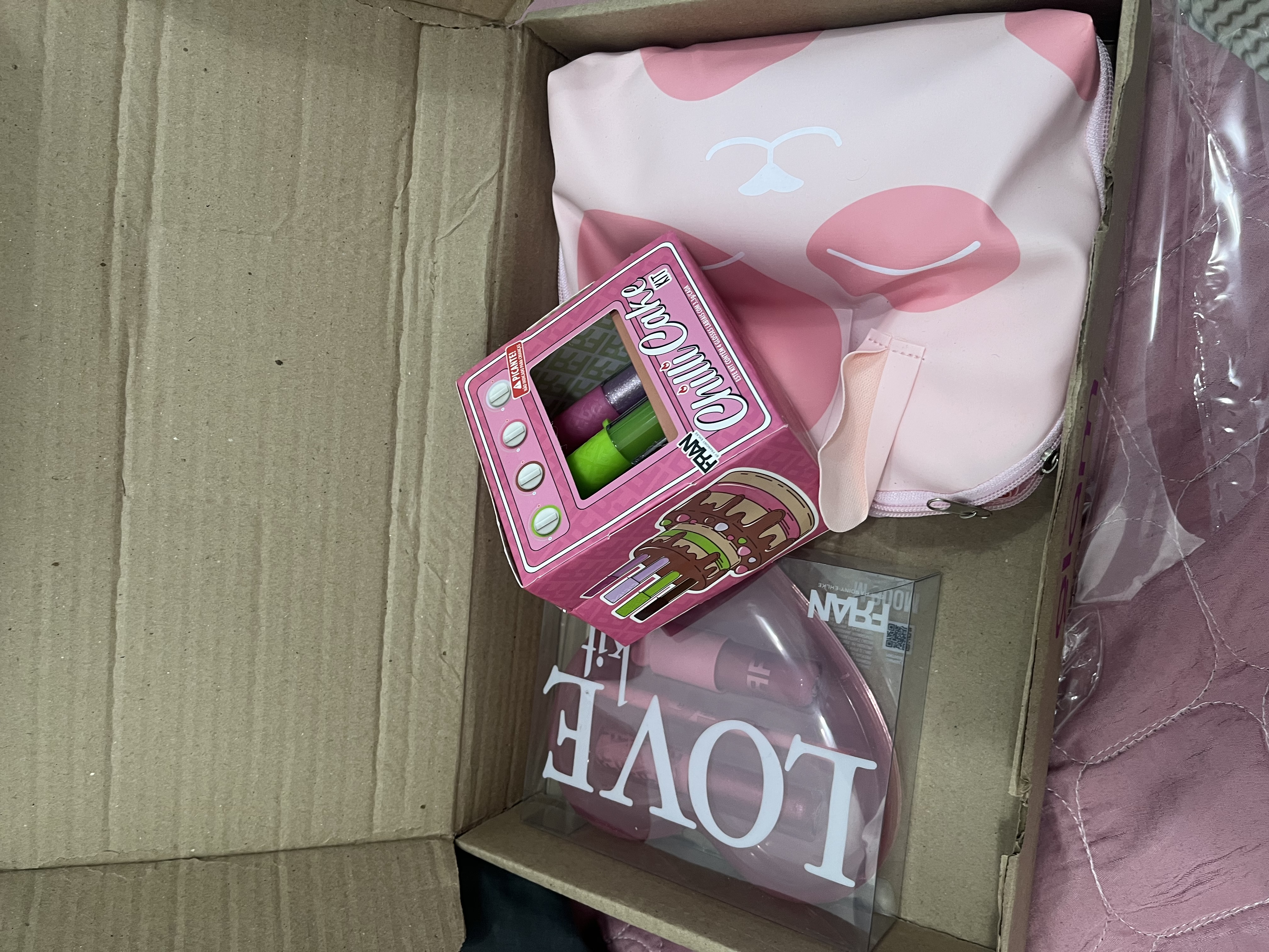 Unboxing — kit de gloss labial